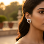 Load image into Gallery viewer, Pendientes de plata con forma de corazón y diamantes | Joyería elegante para mujer
