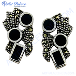 Load image into Gallery viewer, 925 sterling silver stud earrings featuring black onyx stones and intricate detailing for women&#39;s fashion jewelry.
