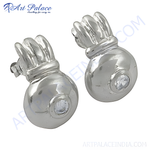 将图像加载到图库查看器中， Silver stud earrings with clear cubic zirconia stones. Classic, elegant design for women.
