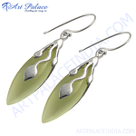 Load image into Gallery viewer, Silver drop earrings with green gemstone. Elegant design for women.
