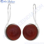 将图像加载到图库查看器中， 925 sterling silver dangle earrings with vibrant red carnelian gemstones, perfect for any occasion.
