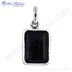 Load image into Gallery viewer, 925 sterling silver pendant featuring a rectangular black onyx gemstone. Elegant pendant for women.
