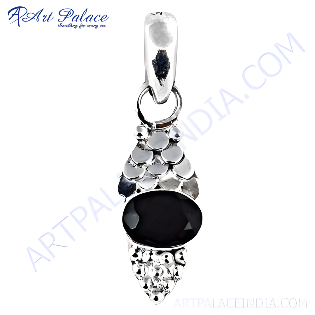 925 sterling silver pendant with a black onyx gemstone. A beautiful piece of jewelry for women.