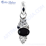 Load image into Gallery viewer, 925 sterling silver pendant with a black onyx gemstone. A beautiful piece of jewelry for women.
