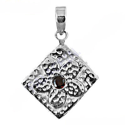 925 Silver Hammered Pendant with Garnet Stone | Women's Jewelry