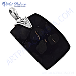 Load image into Gallery viewer, 925 sterling silver pendant with a black stone, perfect for women&#39;s jewelry.
