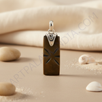 Load image into Gallery viewer, Colgante marrón tallado en plata para mujer | Joyería moderna
