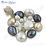将图像加载到图库查看器中， Close-up of a pearl cluster pendant necklace with various pearl colors and a silver wire setting.
