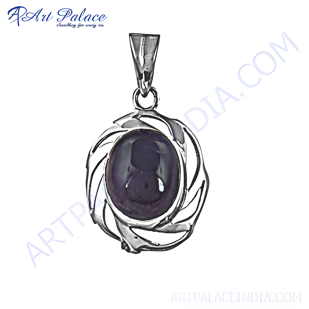 Sterling silver amethyst pendant with a purple gemstone, ideal for daily wear. Silver and amethyst jewelry.