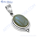 Load image into Gallery viewer, 925 sterling silver oval labradorite pendant, featuring a shimmering gemstone, perfect for necklace wear.
