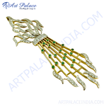 Load image into Gallery viewer, gold plating brooch featuring emeralds and diamonds.
