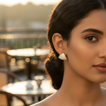 Load image into Gallery viewer, Colgante triangular de oro y diamantes para mujer | Regalo
