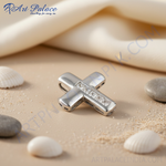 Load image into Gallery viewer, Colgante de cruz de plata con circonitas cúbicas | Regalo de joyería para mujer
