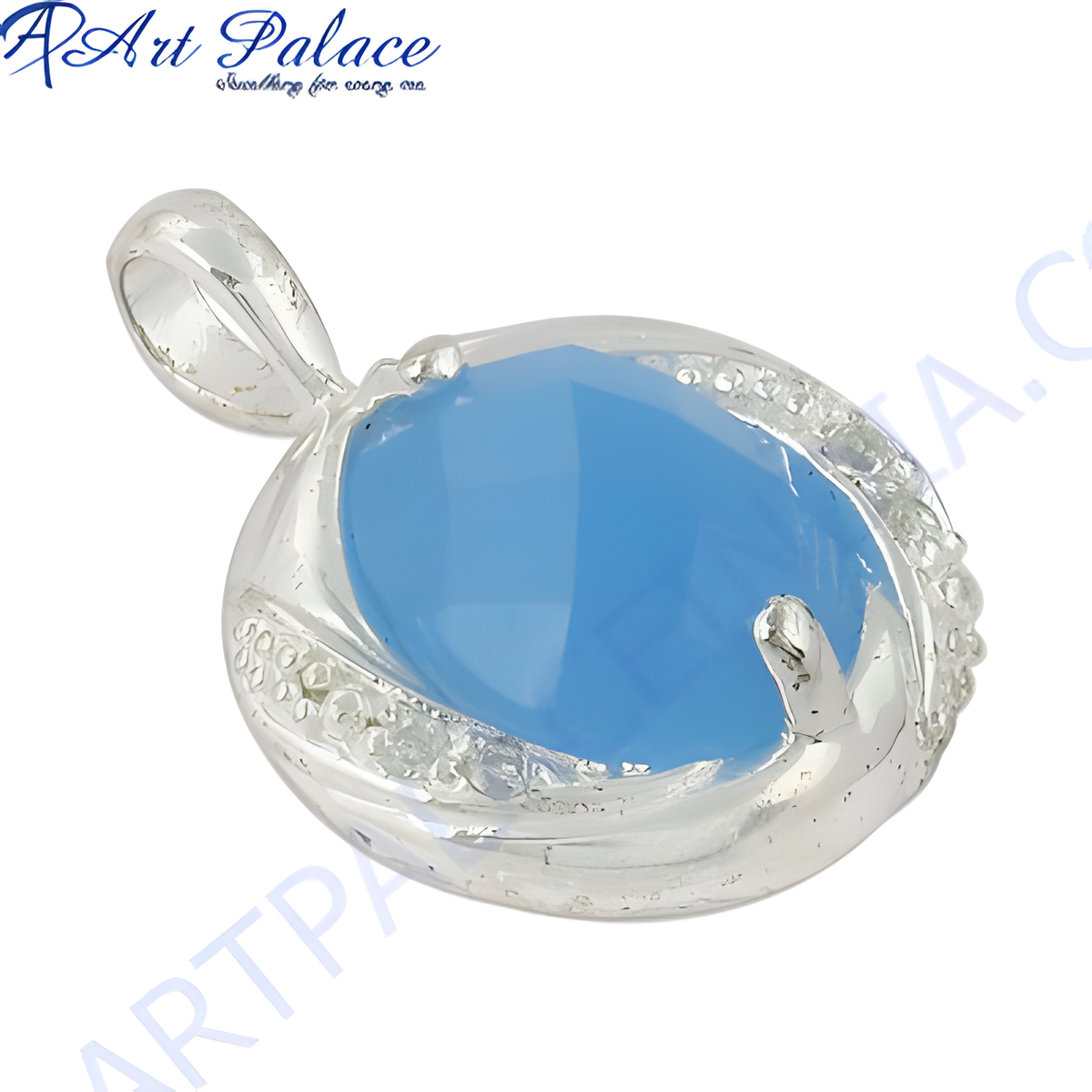 925 sterling silver pendant with a blue chalcedony gemstone, ideal for necklace wear