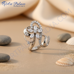 Load image into Gallery viewer, Anillo de plata con flor y circonitas para mujer | Joyería elegante
