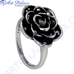 Load image into Gallery viewer, Silver ring with black enamel rose flower design
