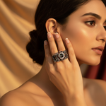 Load image into Gallery viewer, Anillo de filigrana de plata con piedra negra - Joyería llamativa
