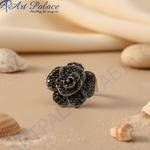 Load image into Gallery viewer, Anillo ajustable con rosa de cristal negro | Anillo de plata con flor para mujer
