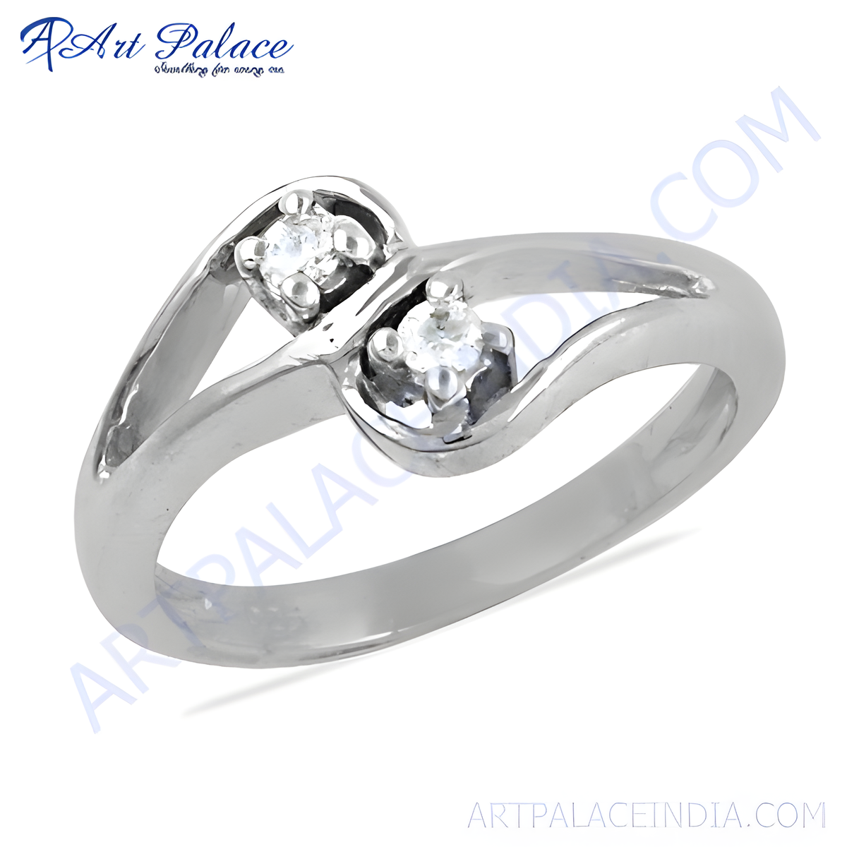 Silver ring with two sparkling diamonds, a timeless piece for any occasion