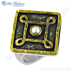 Load image into Gallery viewer, Sterling silver square ring with a gold-tone border and a central white pearl gemstone.
