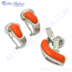 将图像加载到图库查看器中， Silver earrings and pendant with vibrant orange coral gemstones, perfect for women&#39;s jewelry collections.
