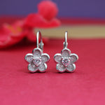 Load image into Gallery viewer, Pendientes de plata 925 con forma de flor para mujer | Joyería floral
