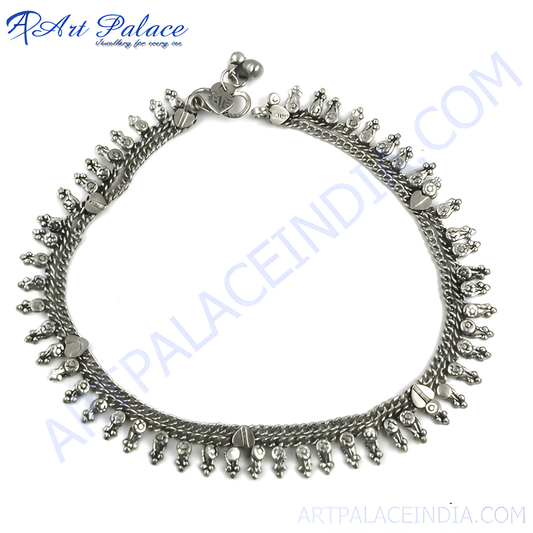 Silver anklet featuring detailed design and high-quality finish, perfect for gifting and everyday wear.