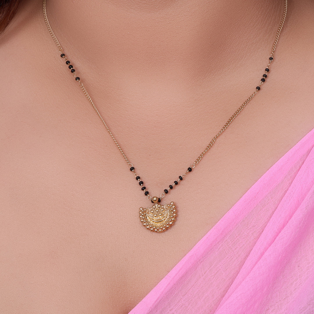 金丝吊坠项链 | 女士优雅珠宝