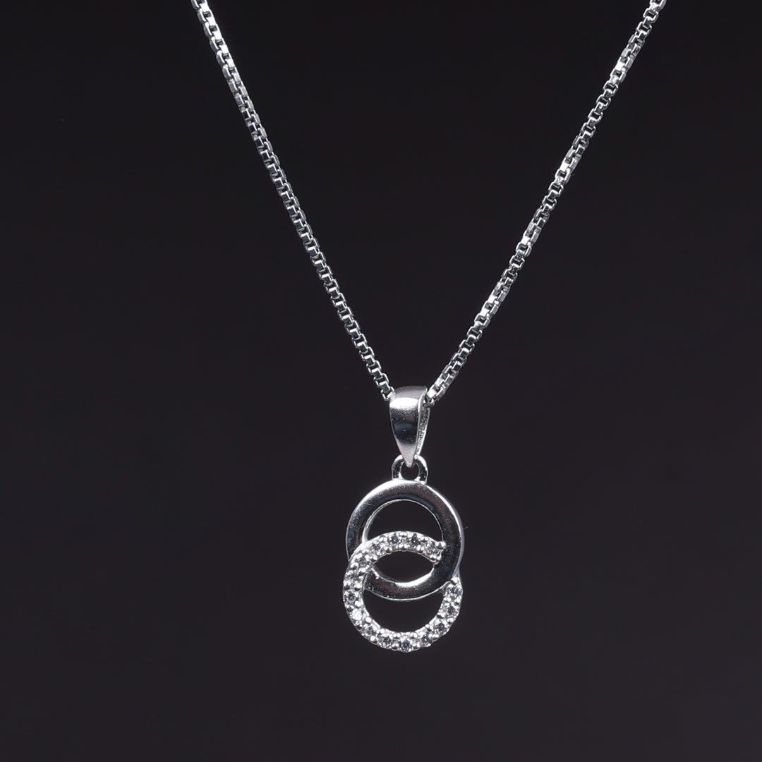 925 Sterling Silver Interlocking Circle Pendant Necklace for Women