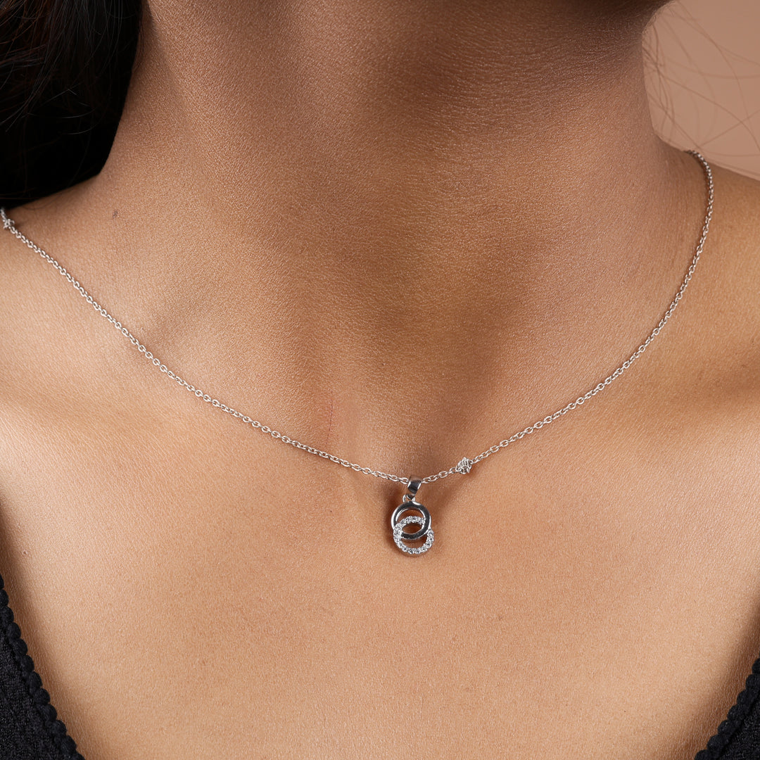 925 Sterling Silver Interlocking Circle Pendant Necklace for Women