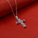 Load image into Gallery viewer, Collar con colgante de cruz de plata con corte baguette | Regalo para mujer
