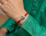 将图像加载到图库查看器中， Ganesha 925 Sterling Silver Rakhi for Brother with Red Thread
