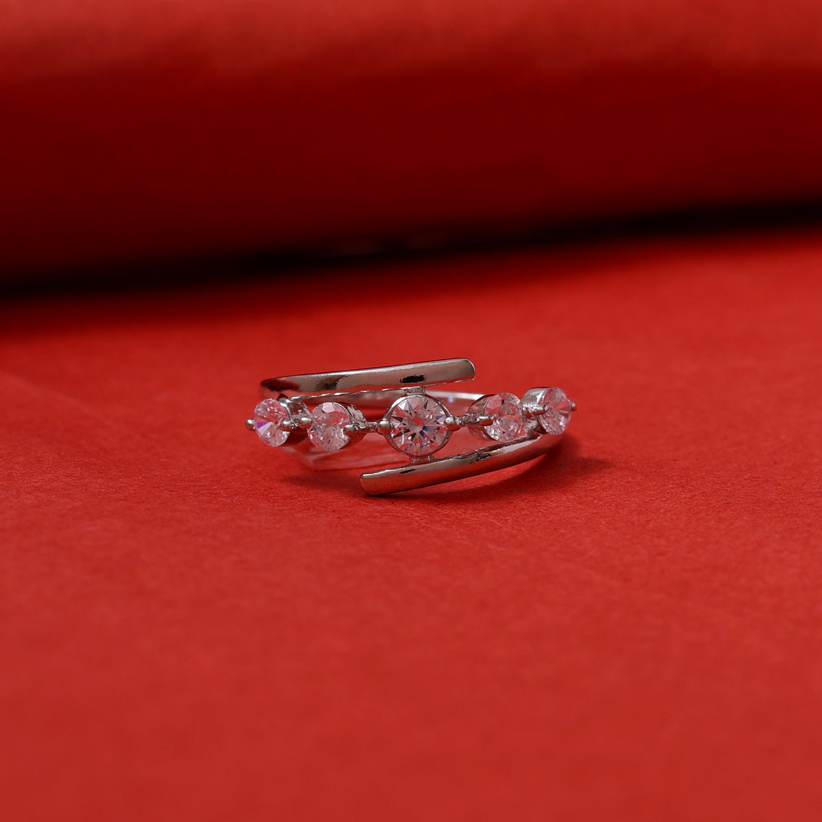 Silver cubic zirconia ring for women | elegant jewelry