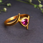 将图像加载到图库查看器中， Gold-Plated Adjustable Ring with Pear Ruby Stone for Women
